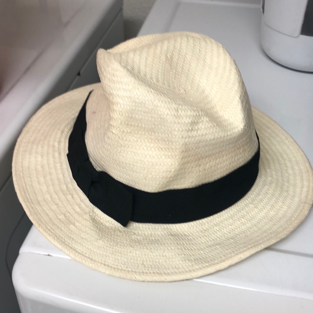 Cute fadora straw hat